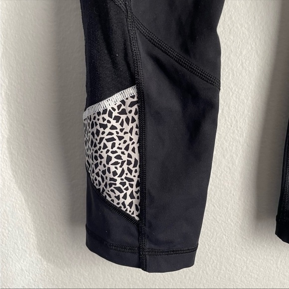 Lululemon Pace Rival Crop leggings In black mosaic print - Picture 2 of 10